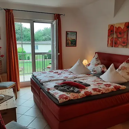 Ostsee-schwaenchen I Gollwitz